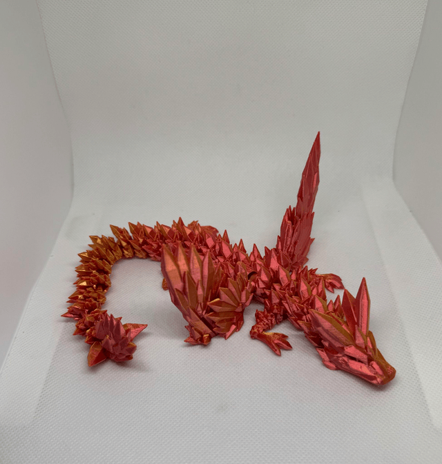 Dragon cristal avec des ailes 