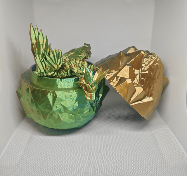 Oeuf de dragon cristal avec ailes