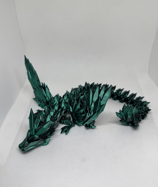 Dragon cristal avec des ailes 