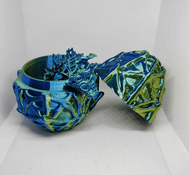 Oeuf de dragon toile d'araignée 