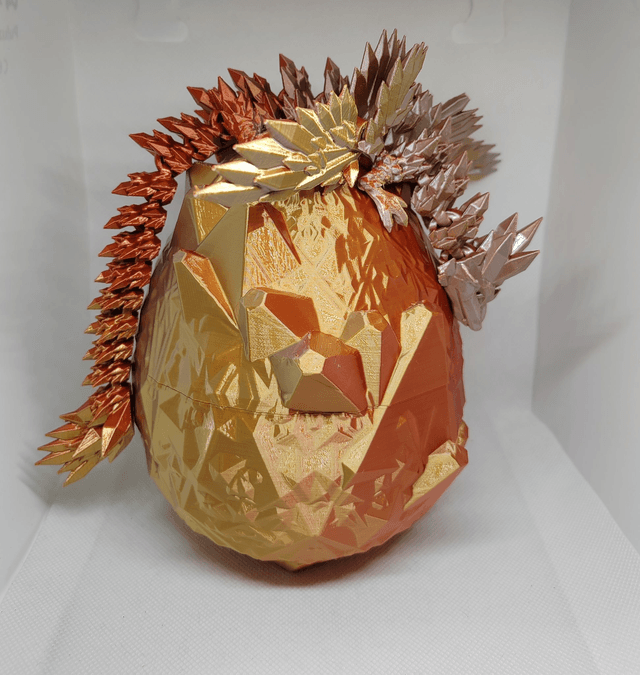 Oeuf de dragon cristal avec ailes  