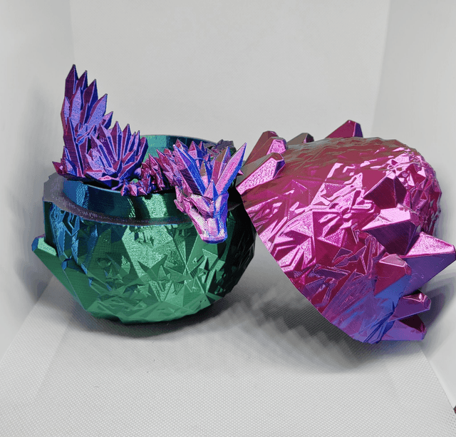Oeuf de dragon cristal avec ailes  