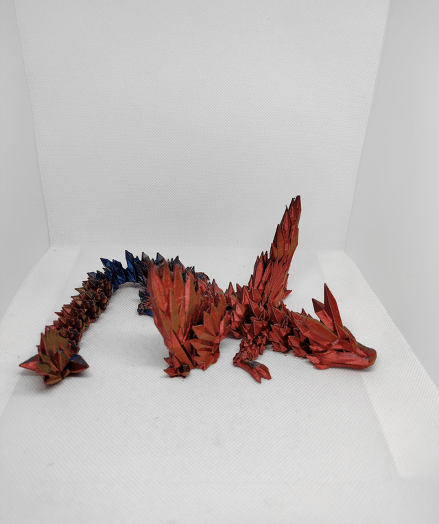 Dragon cristal avec des ailes