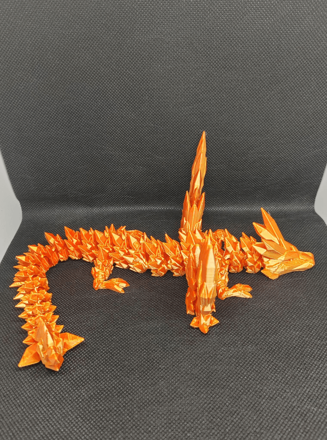 Dragon cristal avec des ailes  