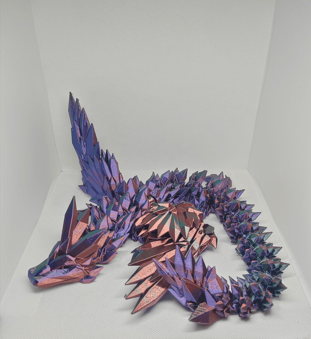 Dragon cristal avec des ailes