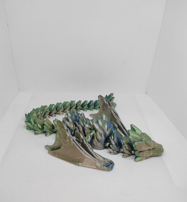 Dragon gemme avec des ailes