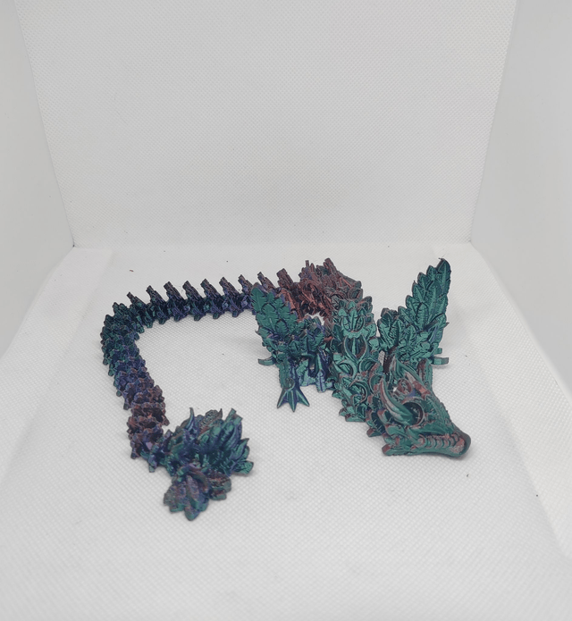 Dragon lune avec ailes