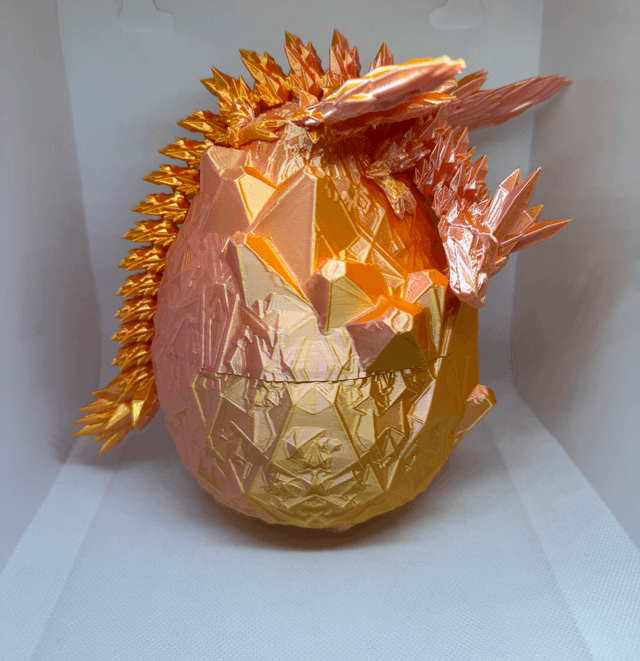 Oeuf de dragon cristal avec ailes   