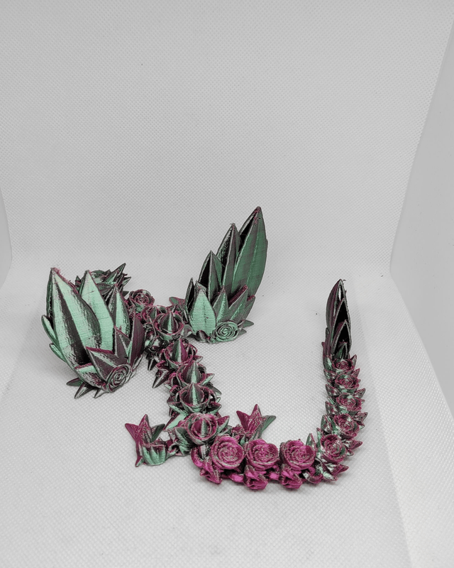 Dragon roses avec ailes