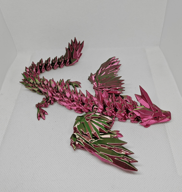 Dragon cristal avec des ailes