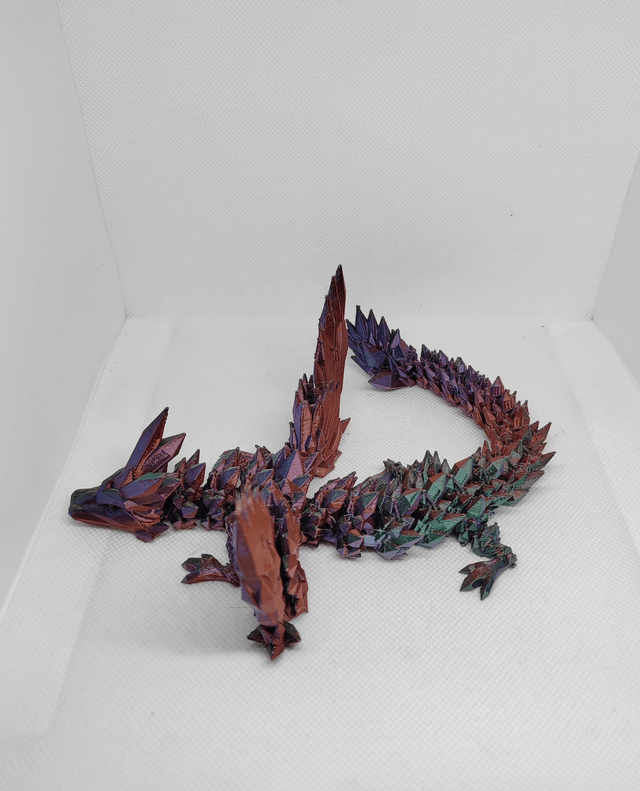 Dragon cristal avec des ailes 