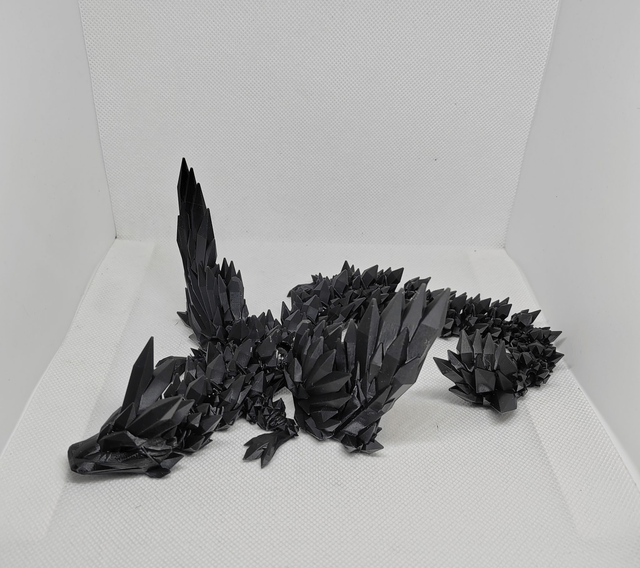 Dragon cristal avec des ailes en résine