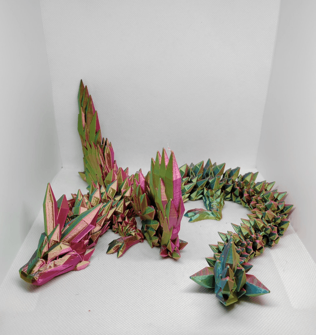 Dragon cristal avec des ailes 