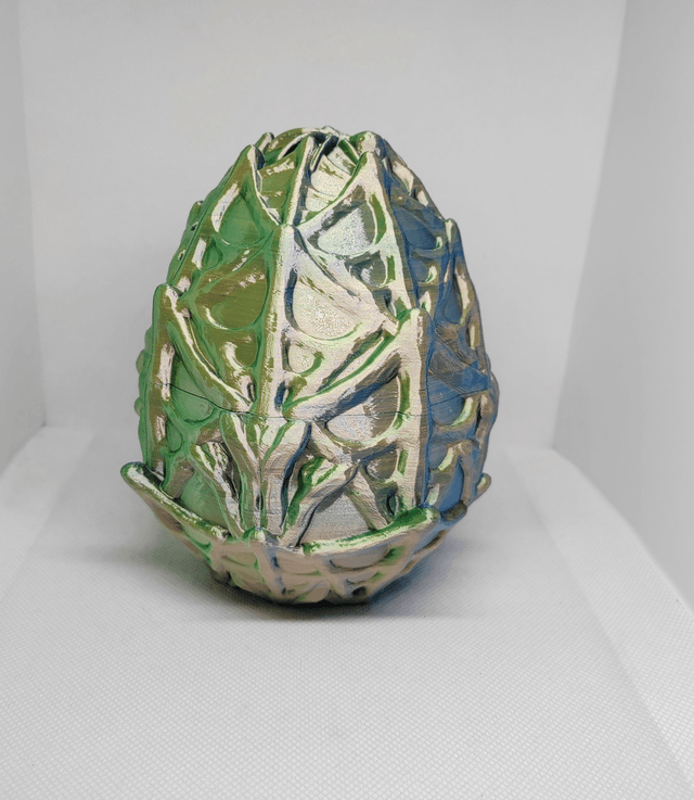 Oeuf de dragon toile d'araignée  