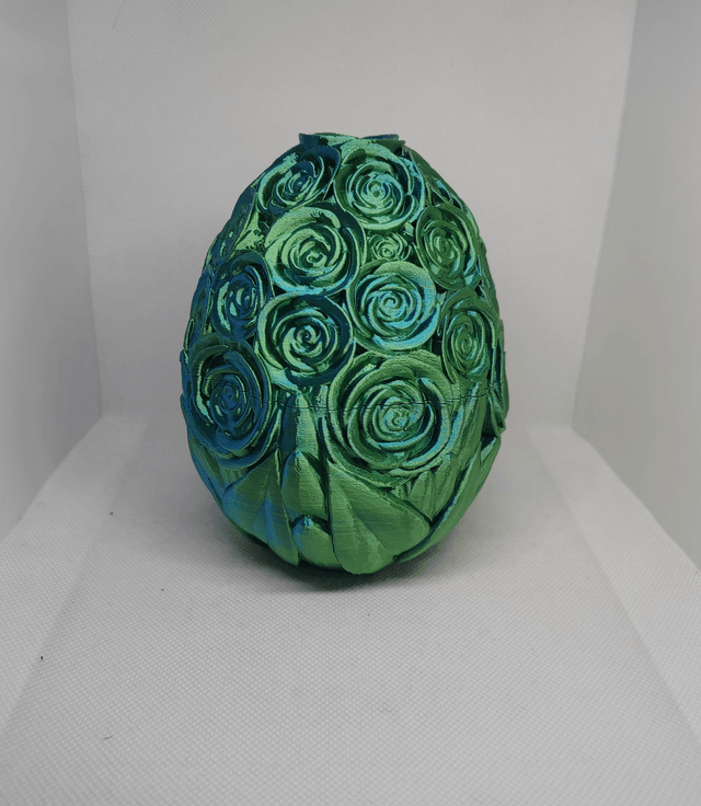 Œuf de dragon roses 