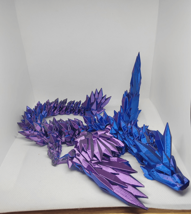 Dragon cristal avec des ailes 