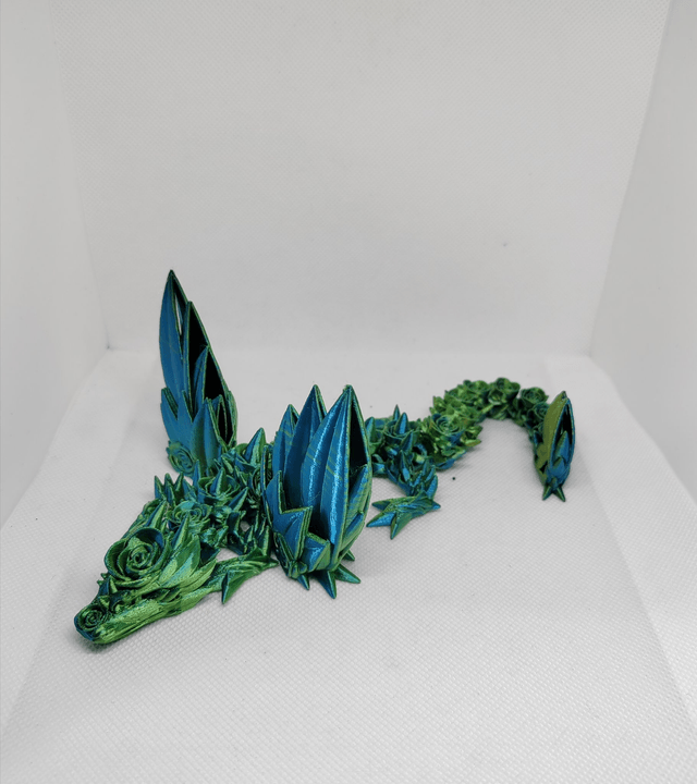 Dragon roses avec ailes