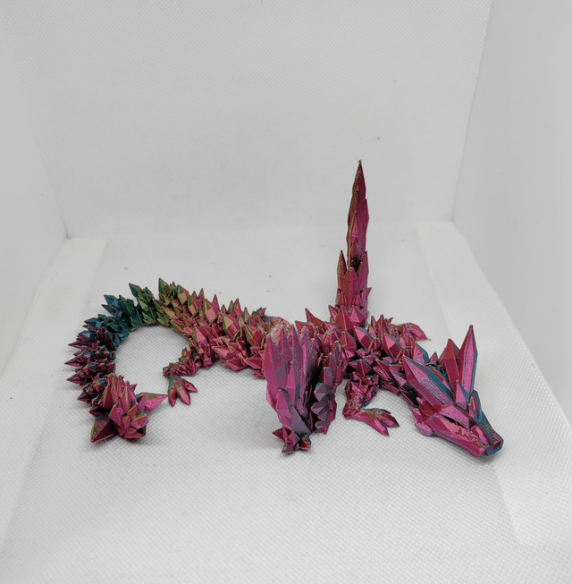 Dragon cristal avec des ailes