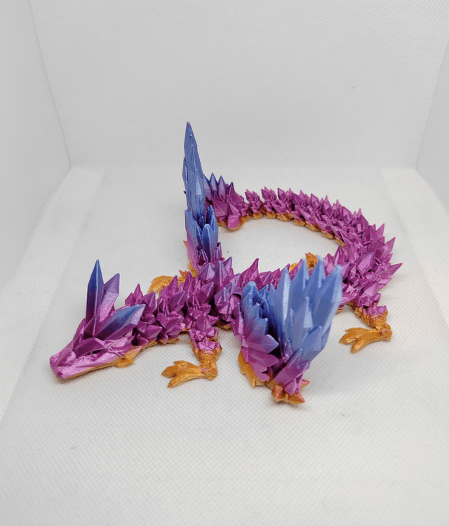 Dragon cristal avec des ailes 