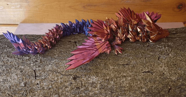 Dragon cristal avec des ailes  