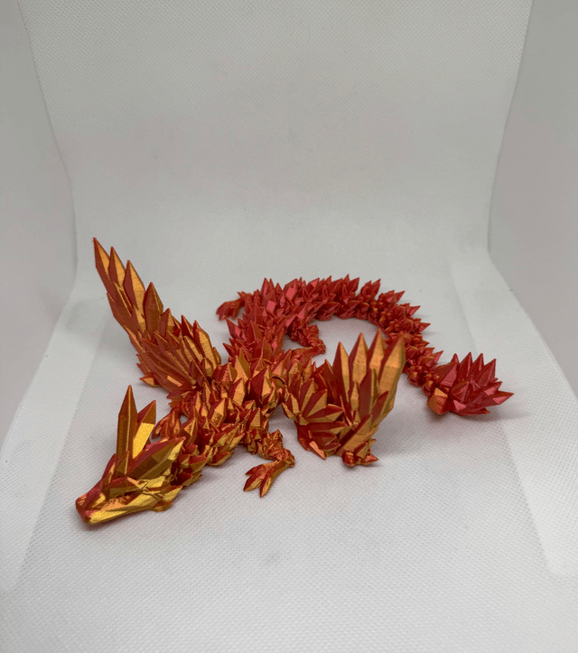 Dragon cristal avec des ailes 