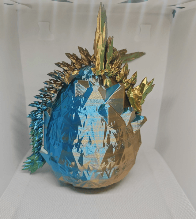 Oeuf de dragon cristal avec ailes