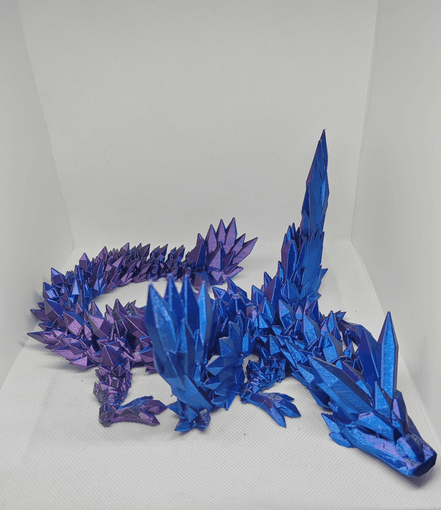 Dragon cristal avec des ailes 
