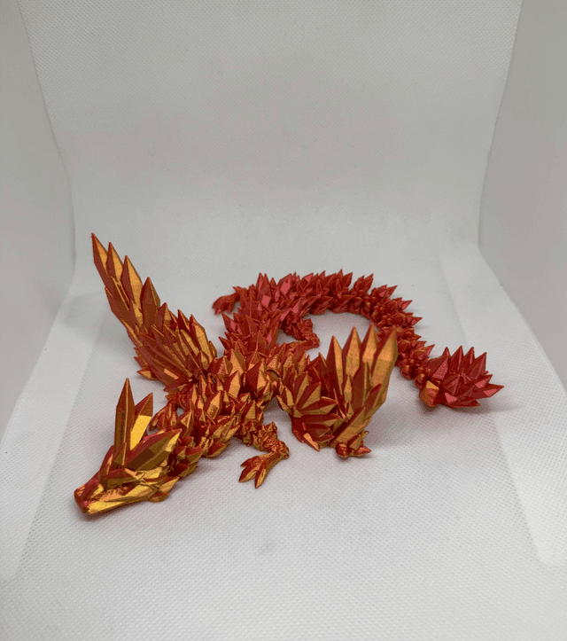 Dragon cristal avec des ailes 